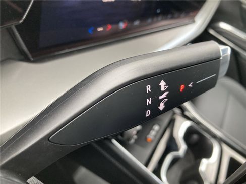 Used 2026 Chevrolet Traverse LT w/ Driver Confidence Package image 14