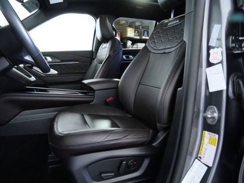 Certified 2025 Ford Explorer Platinum w/ LUX Leather Package image 18