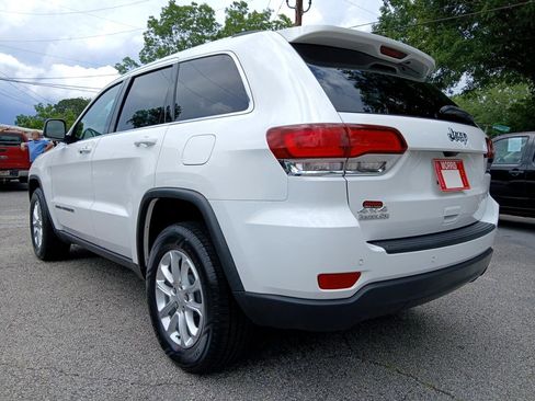 Used 2021 Jeep Grand Cherokee Laredo image 9