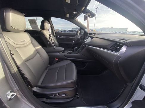 Used 2025 Cadillac XT5 Premium Luxury w/ Technology Package AWD/4WD image 25