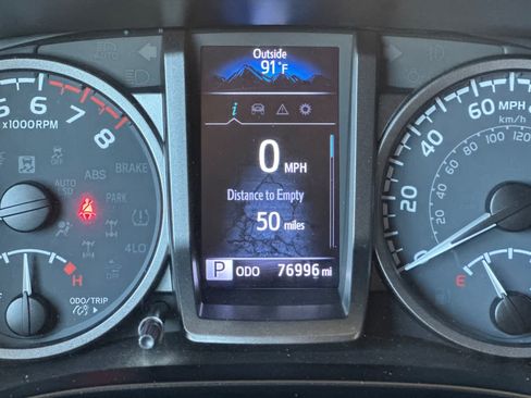 Used 2022 Toyota Tacoma TRD Off-Road image 28