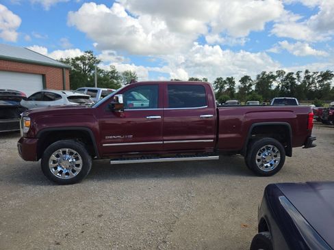 Used 2016 GMC Sierra 2500 Denali w/ Duramax Plus Package AWD/4WD image 5