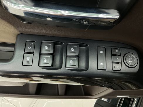 Used 2016 GMC Sierra 2500 Denali w/ Duramax Plus Package AWD/4WD image 42