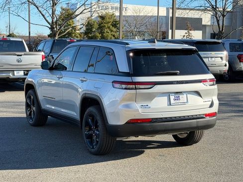 New 2025 Jeep Grand Cherokee Limited image 9