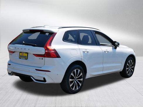 Used 2025 Volvo XC60 B5 Plus AWD/4WD image 7