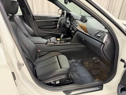 Used 2016 BMW 328i xDrive Sedan AWD/4WD image 7