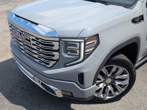 Used 2025 GMC Sierra 1500 Denali AWD/4WD image 13