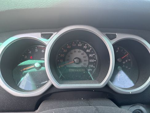 Used 2004 Toyota 4Runner Sport AWD/4WD image 5
