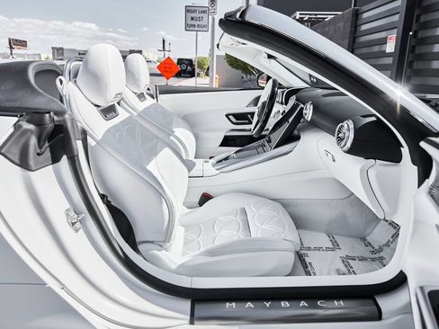 Used 2026 Mercedes-Benz Maybach SL 680 image 33