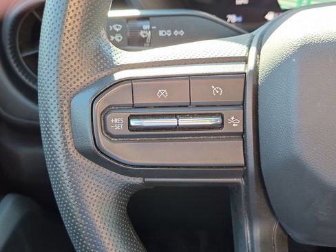 Used 2025 Chevrolet Colorado W/T RWD image 11