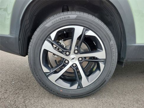 Used 2024 Chevrolet Trax RS w/ Driver Confidence Package FWD image 6