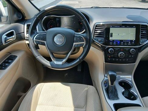 Used 2022 Jeep Grand Cherokee Laredo E RWD image 10