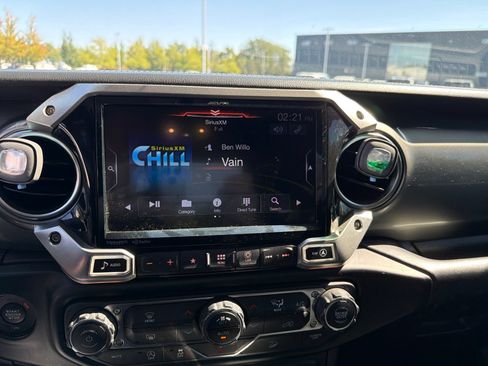 Used 2020 Jeep Wrangler Unlimited Sahara w/ Uconnect 4C Nav & Sound Group AWD/4WD image 23