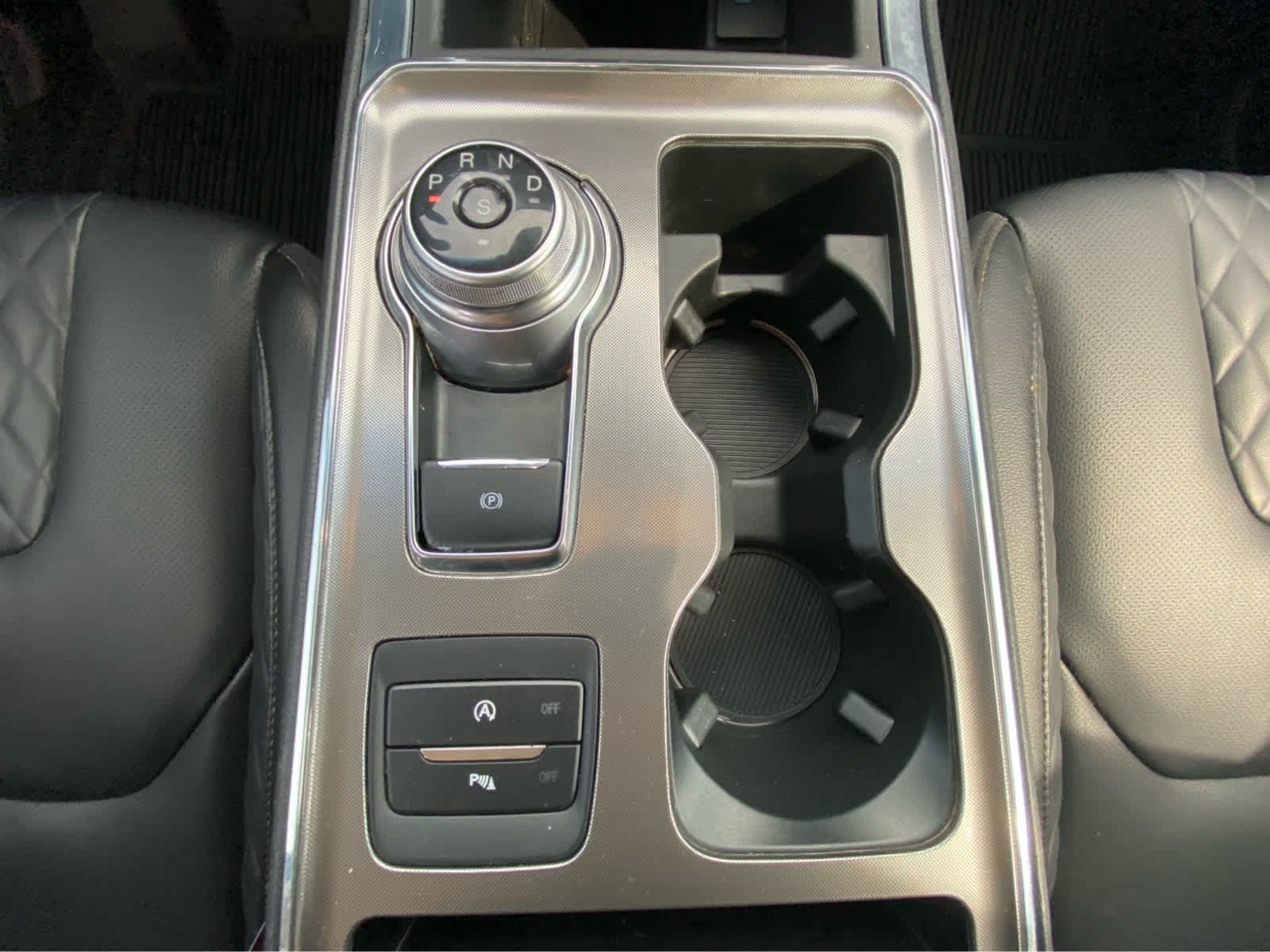 Used 2024 Ford Edge Titanium w/ Equipment Group 301A AWD/4WD image 25