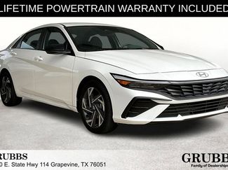 Used 2025 Hyundai Elantra Sport video 1