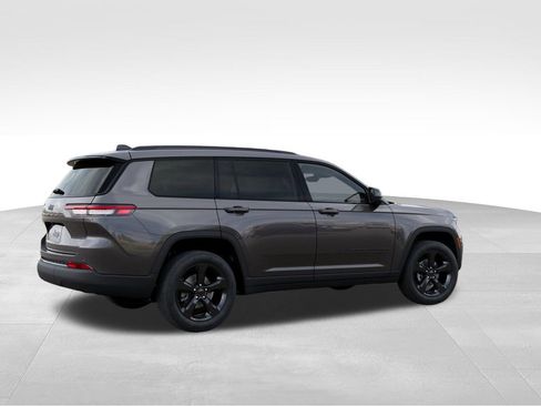 Used 2025 Jeep Grand Cherokee L Altitude AWD/4WD image 4