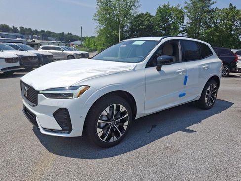 Used 2026 Volvo XC60 B5 Plus w/ Protection Package Premier image 2