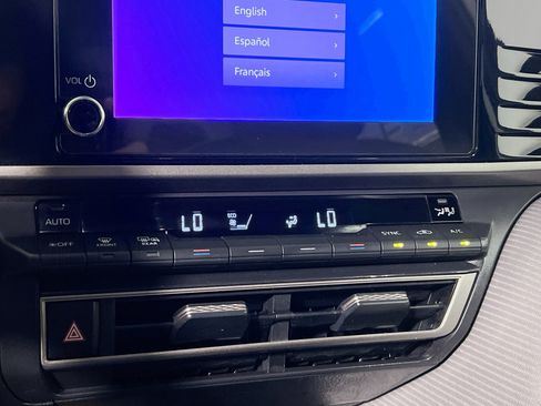 Used 2025 Toyota Camry SE FWD image 26