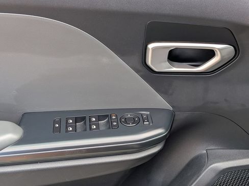 Used 2025 Kia K4 FWD image 13