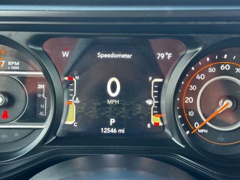 Certified 2025 Jeep Wrangler Unlimited Rubicon w/ Convenience Group AWD/4WD image 26