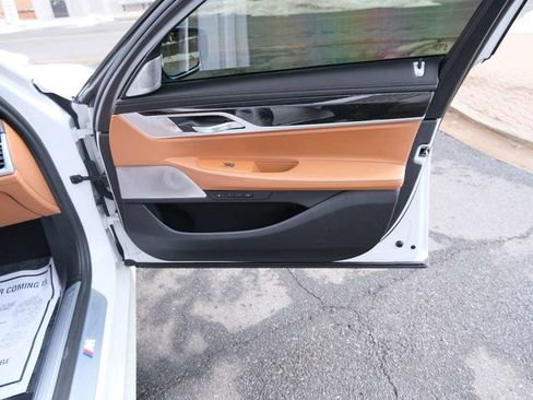 Used 2020 BMW 750i xDrive xDrive M SPORT LINE image 37