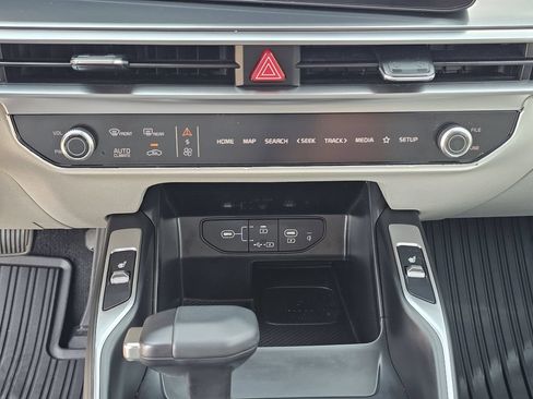 Used 2025 Kia Sorento S w/ Panoramic Sunroof Package FWD image 30
