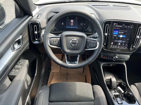 New 2026 Volvo XC40 B5 Ultra w/ Climate Package AWD/4WD image 14