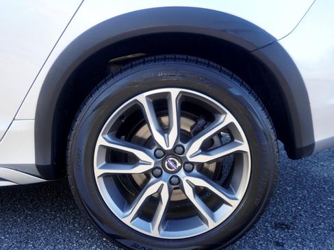 Used 2018 Volvo V60 T5 Cross Country w/ Convenience Package image 38