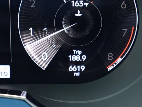 Certified 2023 Bentley Bentayga image 31