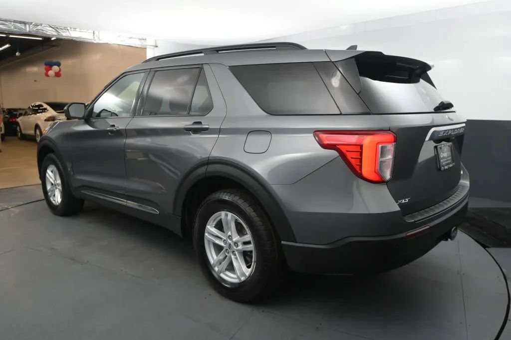 Used 2023 Ford Explorer XLT w/ Class IV Trailer Tow Package AWD/4WD image 3