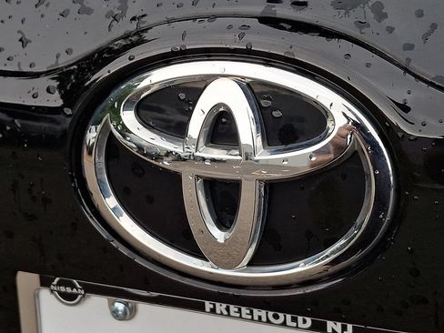 Used 2018 Toyota Highlander XLE AWD/4WD image 30
