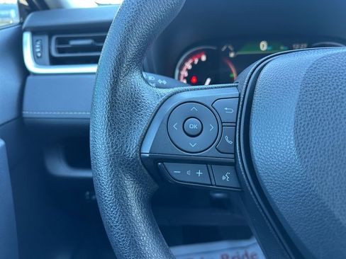 Used 2025 Toyota RAV4 LE image 28