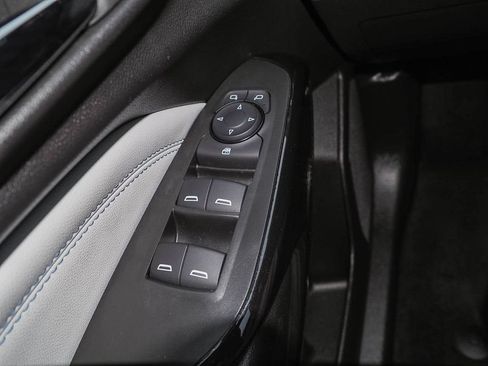 Certified 2025 Chevrolet Trax LT w/ LT Convenience Package image 25