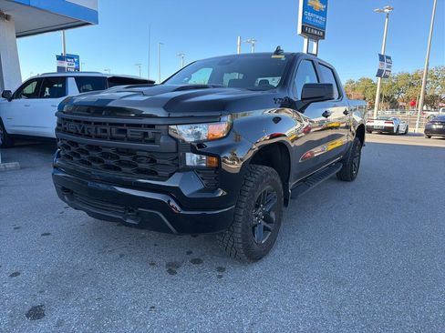 Used 2025 Chevrolet Silverado 1500 Custom Trail Boss w/ Dark Appearance Package image 1