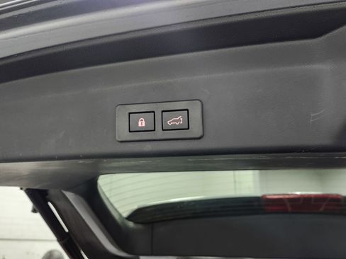 Used 2025 Subaru Ascent Premium image 21