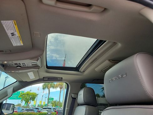 Used 2019 GMC Yukon Denali w/ Denali Ultimate Package image 13