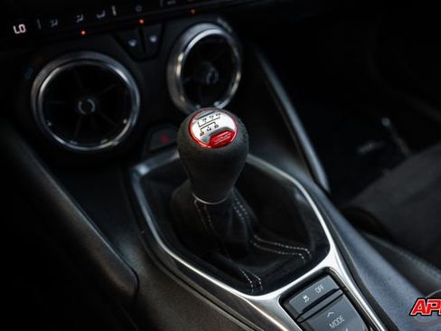Used 2018 Chevrolet Camaro SS image 12