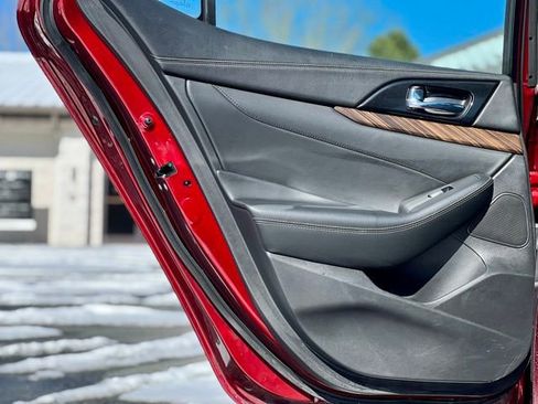 Used 2018 Nissan Maxima Platinum image 12