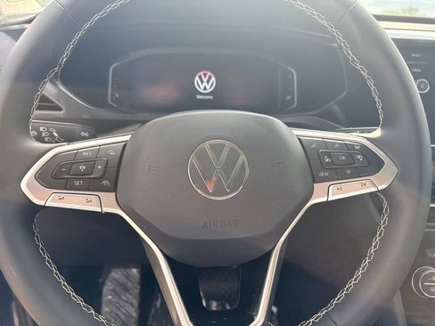 Used 2023 Volkswagen Taos SEL AWD/4WD image 9