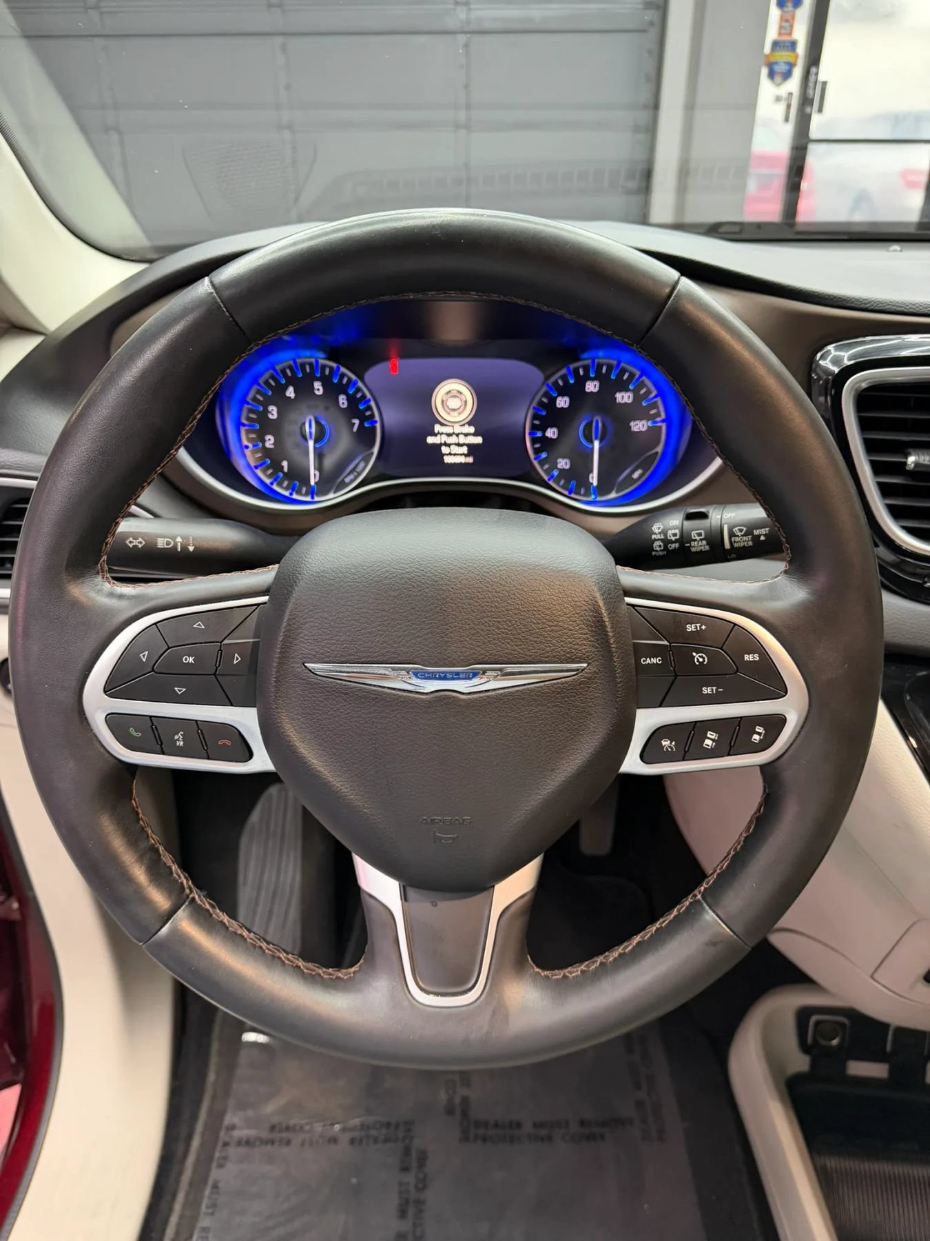 Used 2018 Chrysler Pacifica Touring-L Plus w/ Advanced Safetytec Group FWD image 15