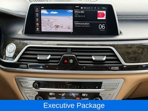 Used 2021 BMW 750i xDrive 750i xDrive w/ Executive Package image 28