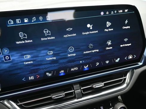 New 2026 Chevrolet Equinox EV LT image 29