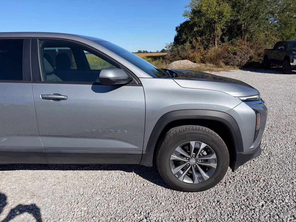 Used 2026 Chevrolet Equinox LT AWD/4WD image 17