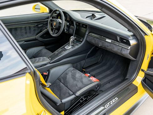 Used 2018 Porsche 911 GT2 RS RWD image 13