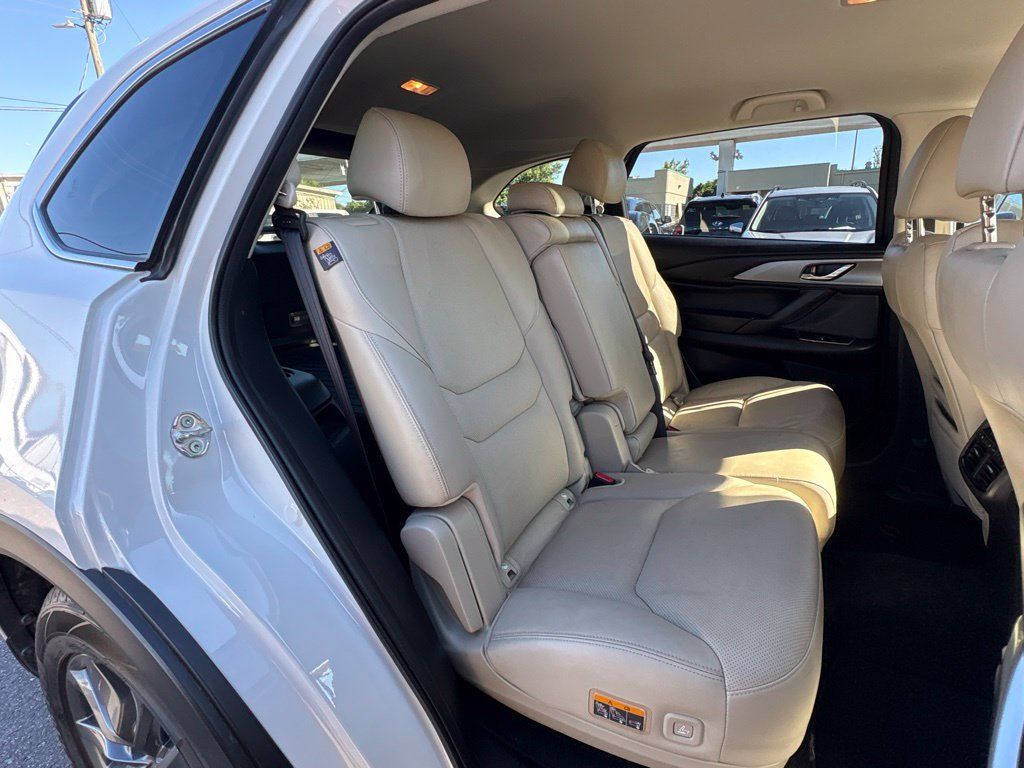 Used 2020 MAZDA CX-9 Touring FWD image 17