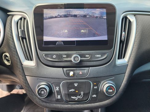 Used 2021 Chevrolet Malibu LS image 30