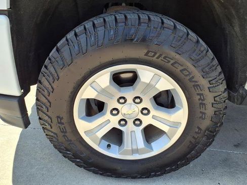 Used 2018 Chevrolet Silverado 1500 LT w/ Texas Edition AWD/4WD image 21
