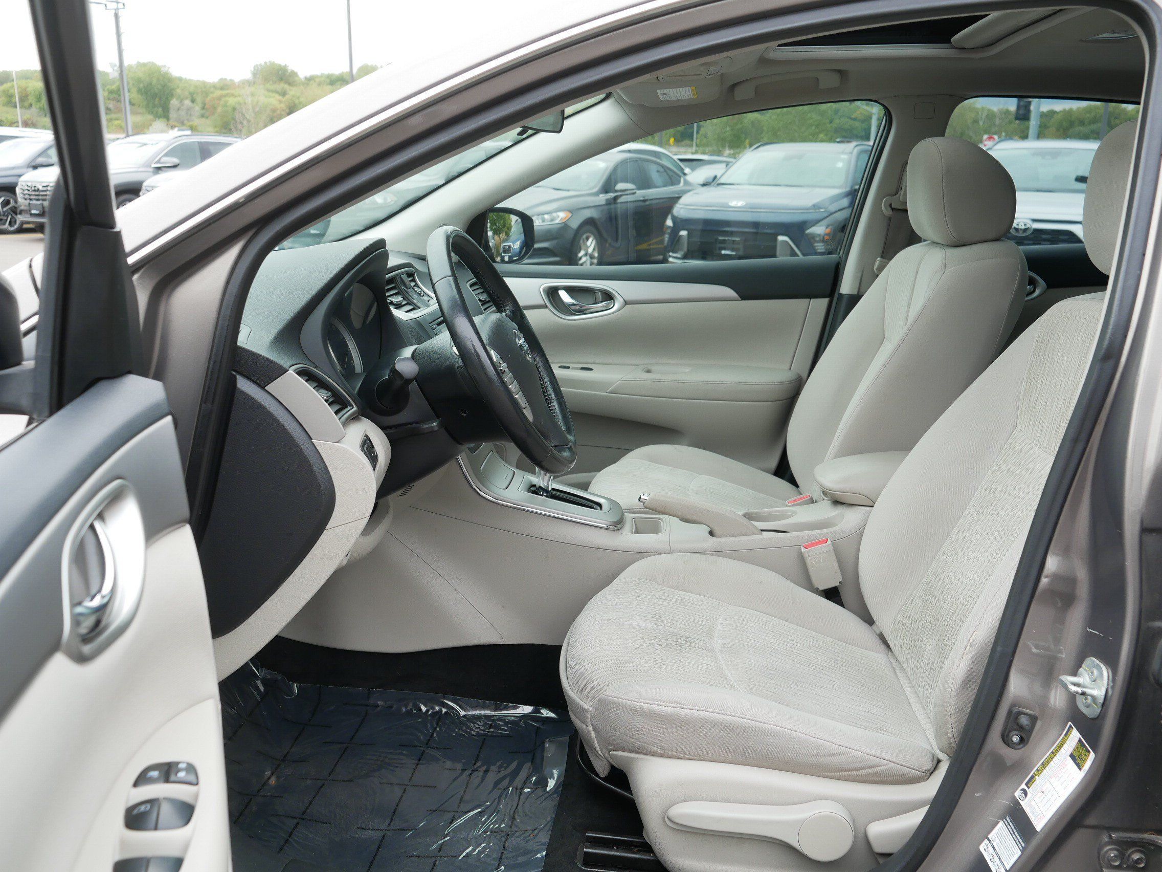 Used 2015 Nissan Sentra SV w/ Style Package FWD image 12