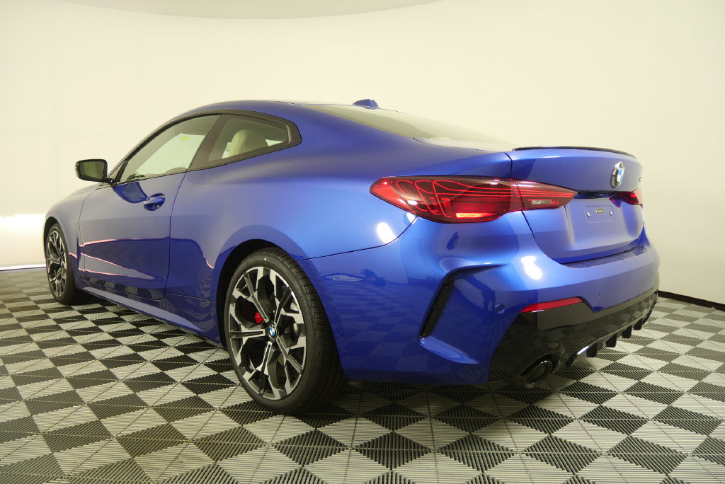 Used 2027 BMW 430i Coupe w/ M Sport Package RWD image 3
