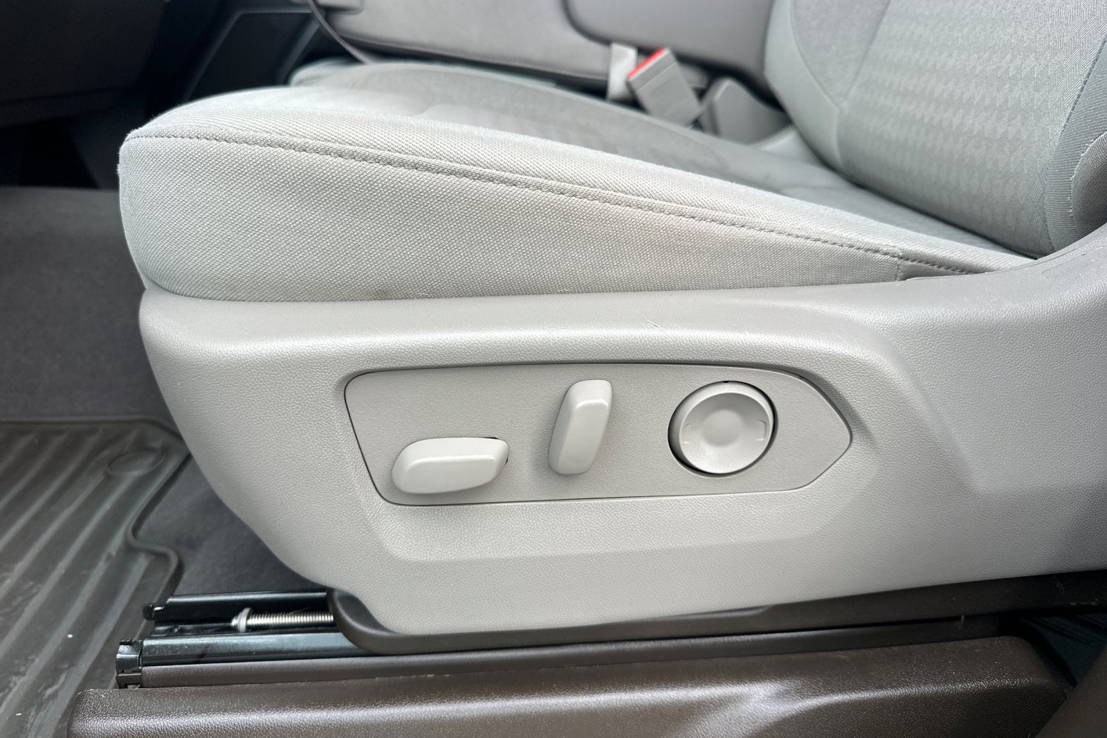 Used 2026 Chevrolet Silverado 1500 RST RWD image 13